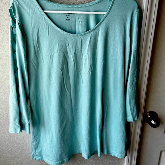 Light teal lattice/peekaboo sleeve top 3/4 sleeve transitional dressy tee - Picture 1 of 6